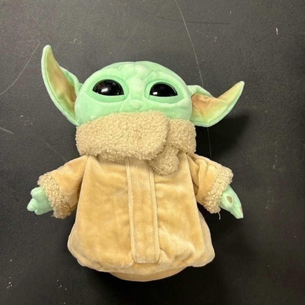 Star Wars Yoda plush toy NWT